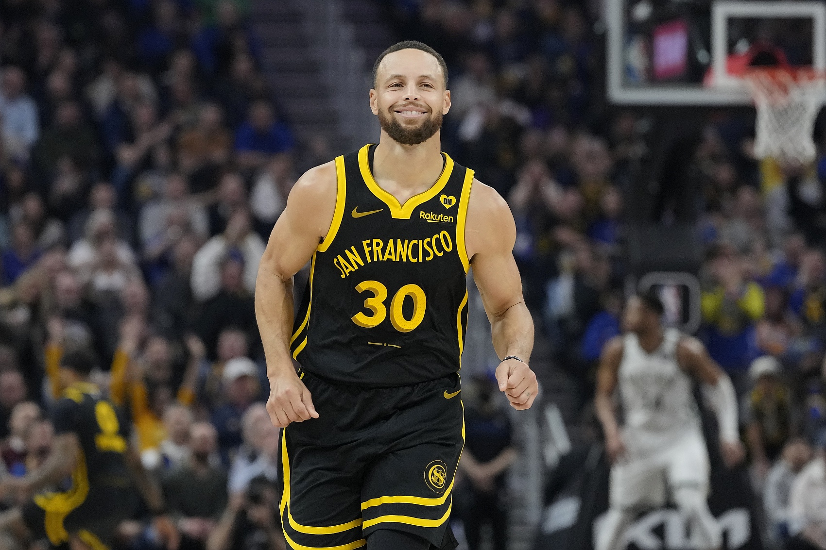 福利彩票-名记：字母哥不喜欢去勇士扮演斯蒂芬·库里二把手的角色